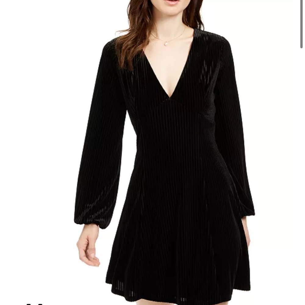 19 Cooper Elegant Black Velvet Dress